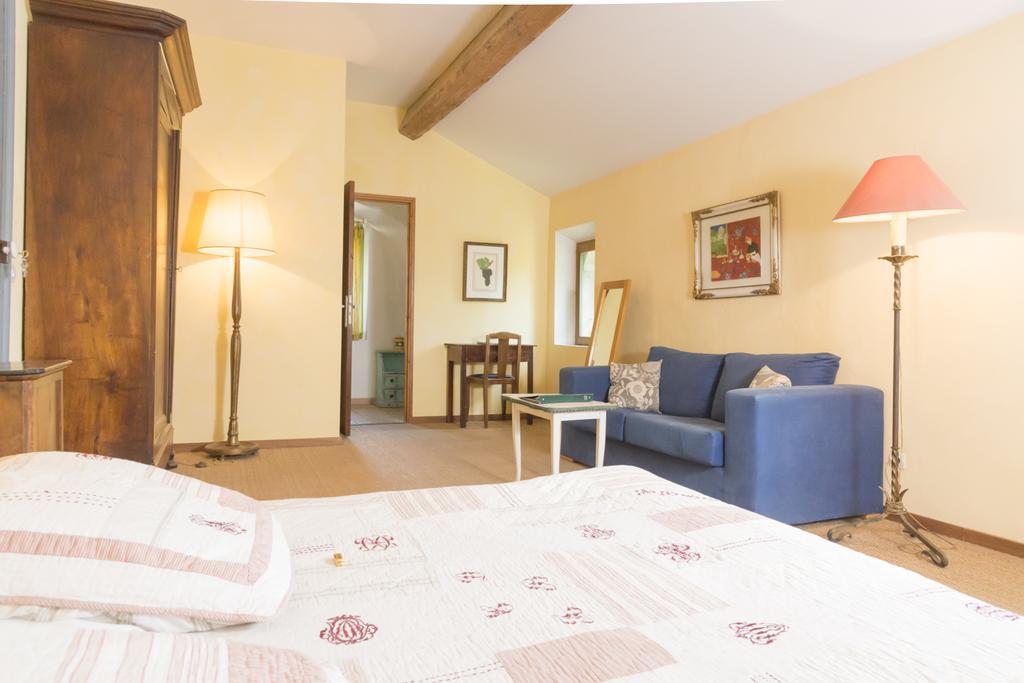 Mas Montluzia Bed and Breakfast Cascastel-des-Corbières Exteriör bild
